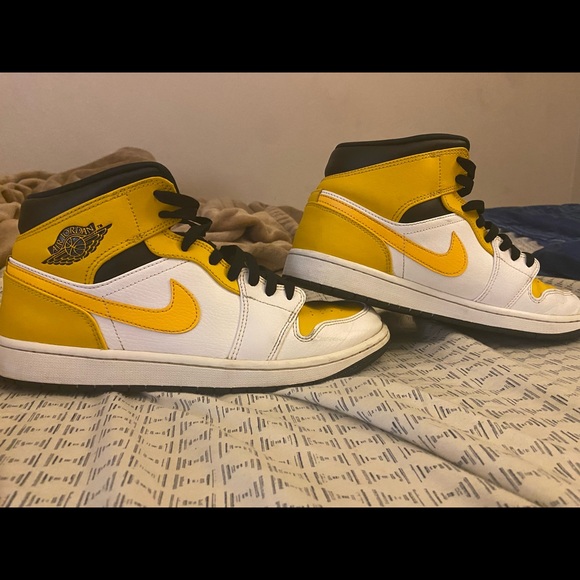 aj1 royal yellow